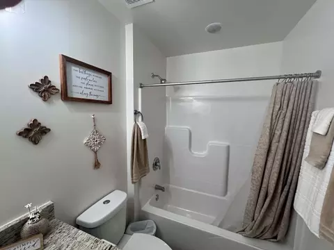 Bath - 2143 Christilla Dr, Beloit, WI 53511 photo 3 of 3