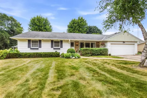 238 Woodland Ct, Lake Mills, WI 53551