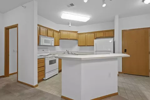 410 New Age Cir #212, Verona, WI 53593