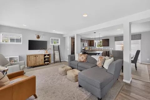 546 Pluto St, Madison, WI 53718 photo 4