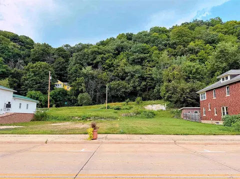 122 North St, Marquette, IA 52158