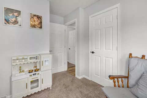Entry Way - 2019 Mitchell St, Oshkosh, WI 54901 photo 2 of 2