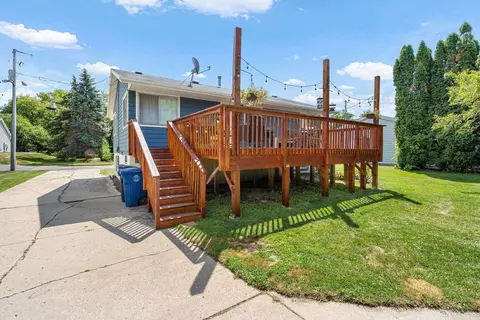 Exterior - 2019 Mitchell St, Oshkosh, WI 54901 photo 4 of 8