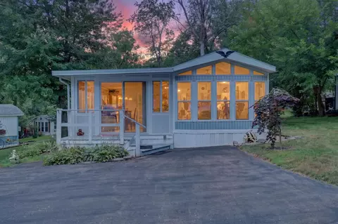 470 Skyline Dr, Edgerton, WI 53534