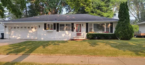 1133 N Claremont Dr, Janesville, WI 53545