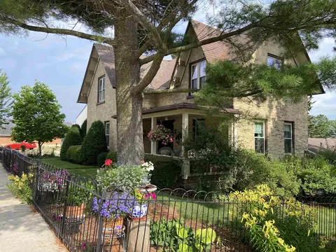 123 Edgewater St, Cambria, WI 53923