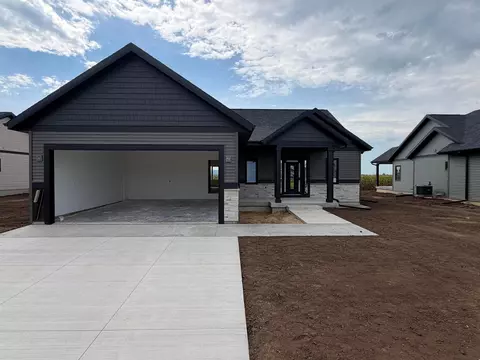 228 Falcon Ct, Sauk City, WI 53583