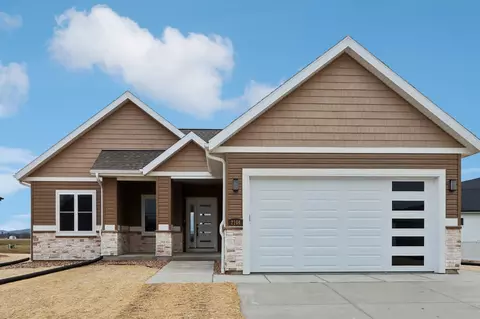 228 Falcon Ct, Sauk City, WI 53583