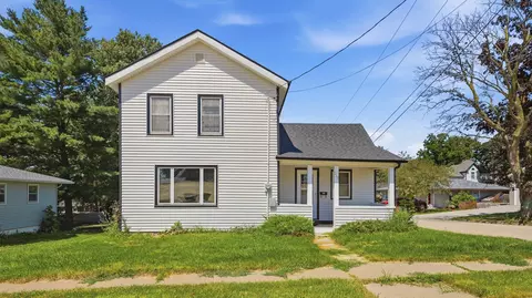 210 W Lewis St, Platteville, WI 53818