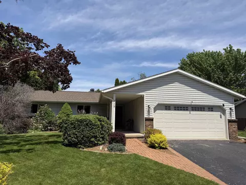 215 W Oak St, Cottage Grove, WI 53527