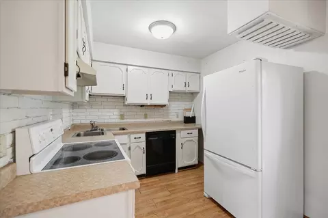 Kitchen - 2202 Post Rd, Madison, WI 53713 photo 1 of 4