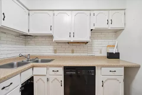 Kitchen - 2202 Post Rd, Madison, WI 53713 photo 3 of 4