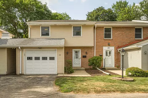 22 Whitcomb Cir, Madison, WI 53711