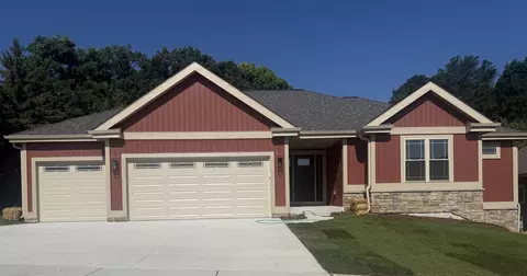 3 Savannah Pkwy, Deerfield, WI 53531