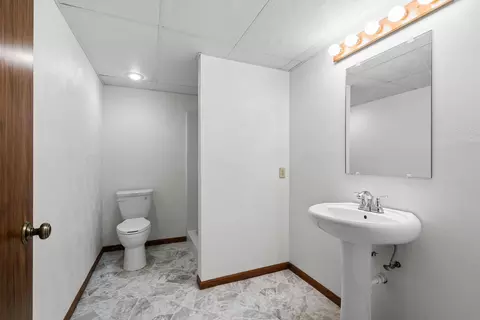 Bath - w13282 Carter Road, Ripon, WI 54971 photo 4 of 4