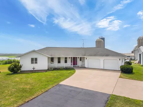 Exterior - w13282 Carter Road, Ripon, WI 54971 photo 2 of 10