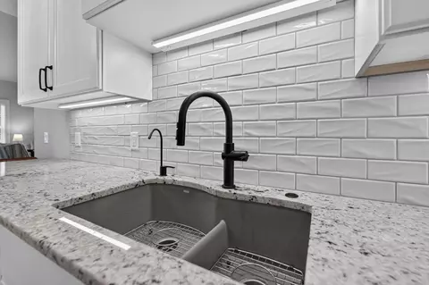 Kitchen - 6727 Bellflower Pointe Dr, Deforest, WI 53532 photo 7 of 8
