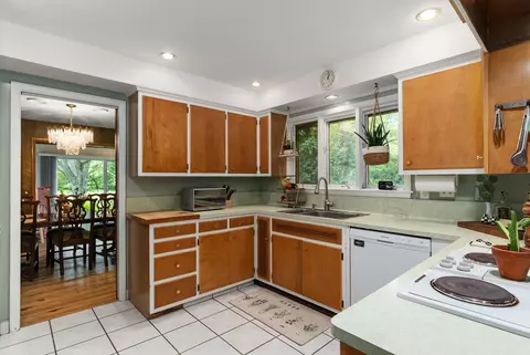 Kitchen - 1750 E Ridge Rd, Beloit, WI 53511 photo 4 of 6