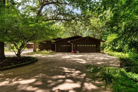 Exterior - 1750 E Ridge Rd, Beloit, WI 53511 photo 5 of 15