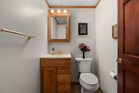 Bath - 1750 E Ridge Rd, Beloit, WI 53511 photo 6 of 6