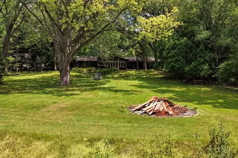 Exterior - 1750 E Ridge Rd, Beloit, WI 53511 photo 14 of 15