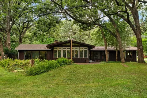 Exterior - 1750 E Ridge Rd, Beloit, WI 53511 photo 2 of 15