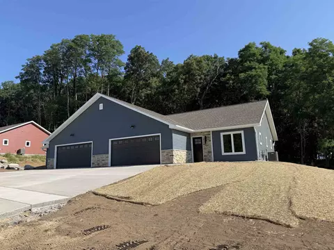 1081 Rusalka Cir, Reedsburg, WI 53959