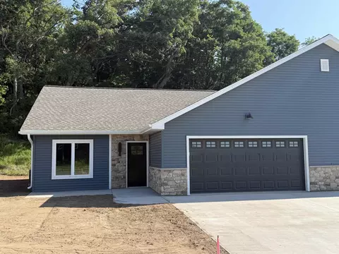 1083 Rusalka Cir, Reedsburg, WI 53959