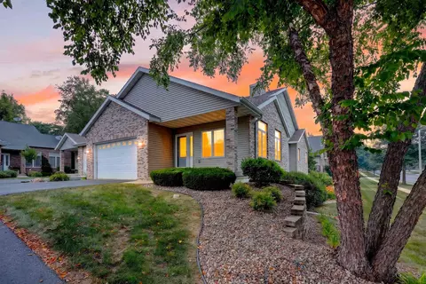 617 Nightingale Ln, Cottage Grove, WI 53527