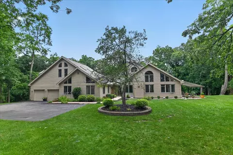 2395 White Oak Trl, Oregon, WI 53575