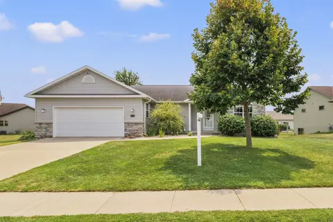 1904 Nighthawk Ln, Sauk City, WI 53583