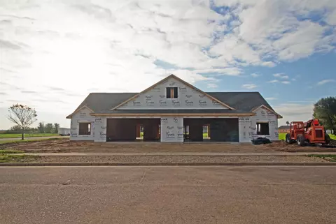 542 Spring St, Spring Green, WI 53588 photo 2