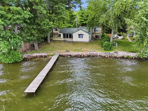 40 Bayer Ln, Wisconsin Dells, WI 53965