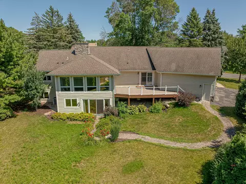 5941 Woods Edge Rd, Fitchburg, WI 53711
