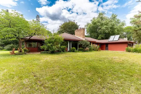 25 Hiawatha Cir, Madison, WI 53711