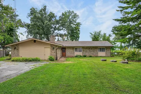 125 Golden Dr, Briggsville, WI 53920