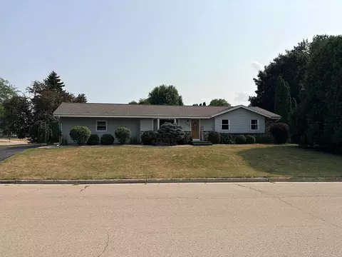 717 Willow Ln, Horicon, WI 53032