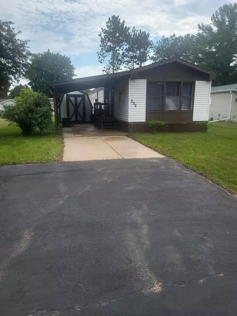 3325 Pierce Ave #202, Marinette, WI 54143