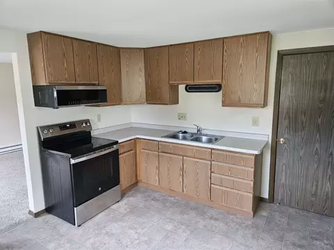 Kitchen - 625 Cross St, Poynette, WI 53955 photo 2 of 2
