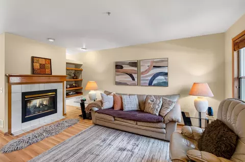 6609 Raymond Rd, Madison, WI 53711