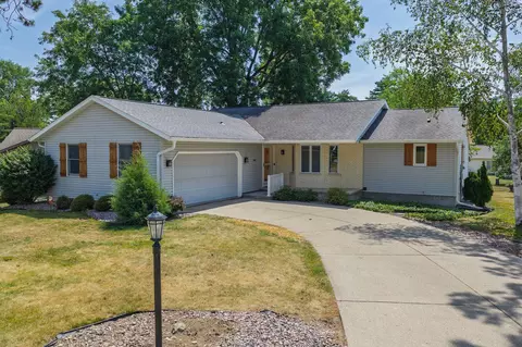 873 W Woodland Trl, Prairie Du Sac, WI 53578