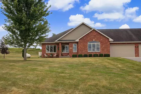 30193 Buncombe Rd, Hazel Green, WI 53811