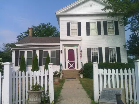 825 Oak St, Wisconsin Dells, WI 53965