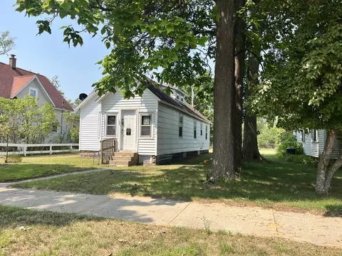 133 N Pine St, Adams, WI 53910