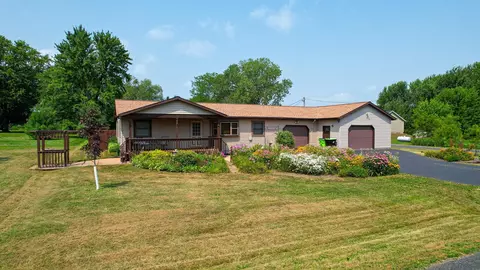 965 Allen Rd, New Lisbon, WI 53950