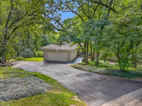 7116 Applewood Dr, Madison, WI 53719