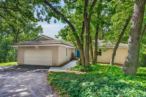 7116 Applewood Dr, Madison, WI 53719