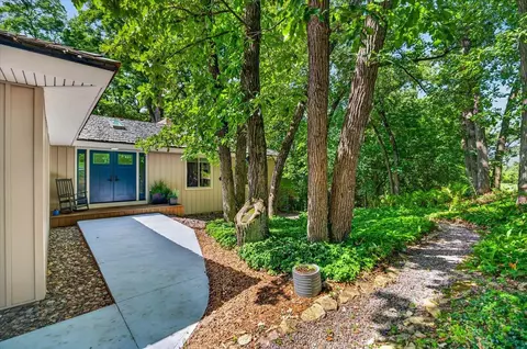 7116 Applewood Dr, Madison, WI 53719