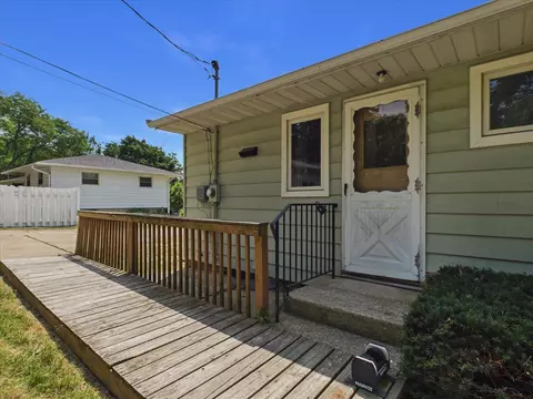 Exterior - 1710 Thackeray Rd, Madison, WI 53704 photo 3 of 7