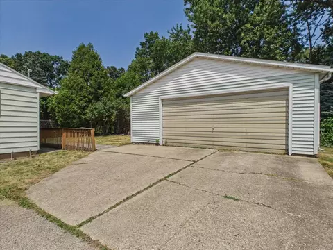Exterior - 1710 Thackeray Rd, Madison, WI 53704 photo 4 of 7